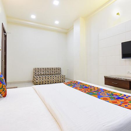 Fabhotel Royal Suits - Nr Mahadji Shinde Chhatri Mundhva 외부 사진