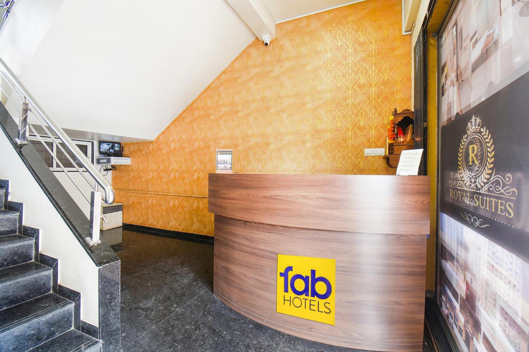 Fabhotel Royal Suits - Nr Mahadji Shinde Chhatri Mundhva 외부 사진