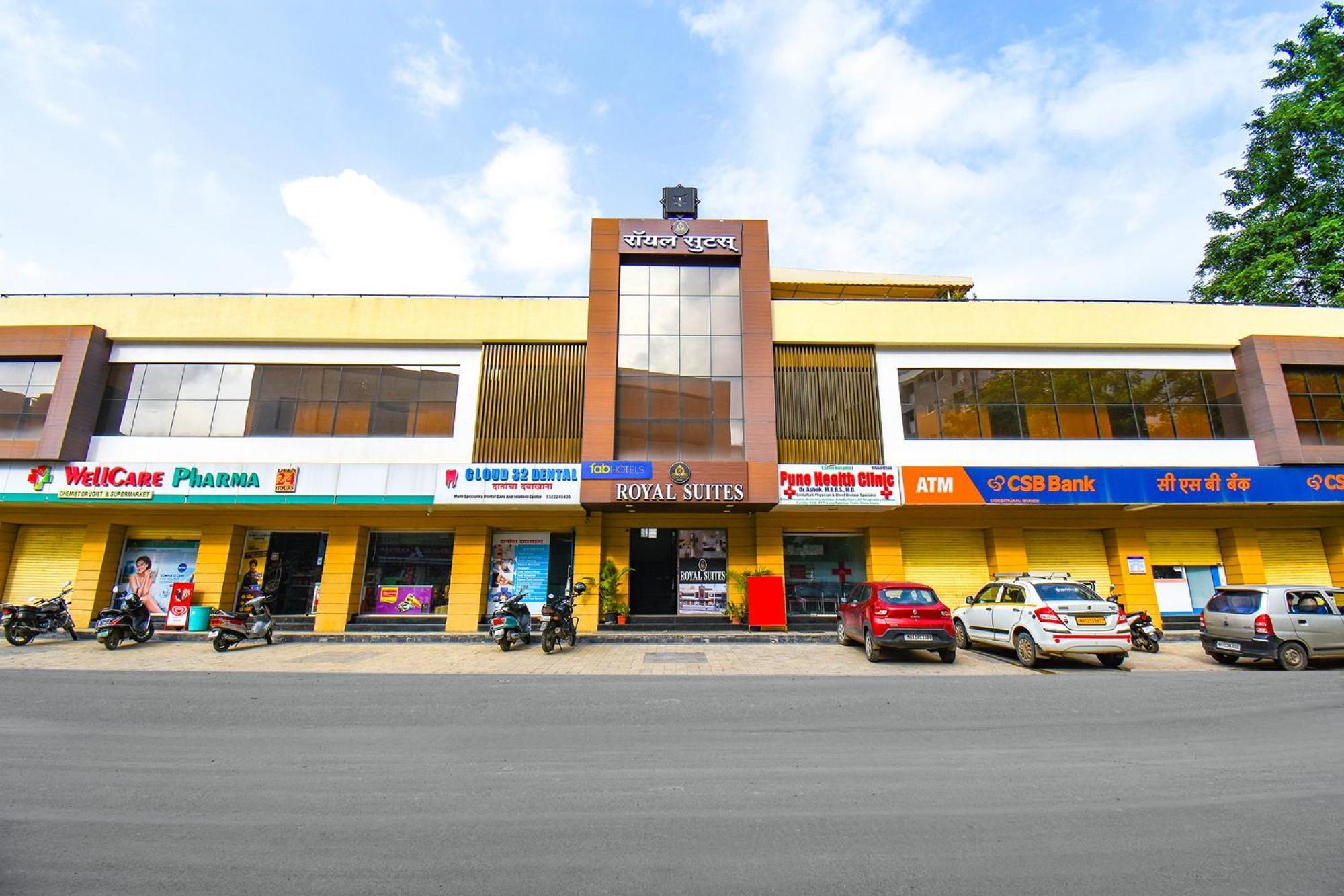 Fabhotel Royal Suits - Nr Mahadji Shinde Chhatri Mundhva 외부 사진