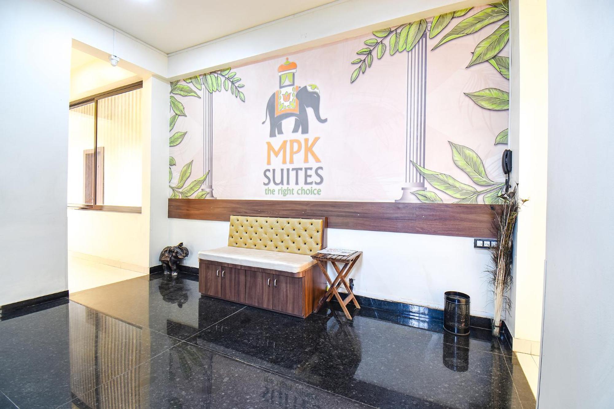 Fabhotel Royal Suits - Nr Mahadji Shinde Chhatri Mundhva 외부 사진