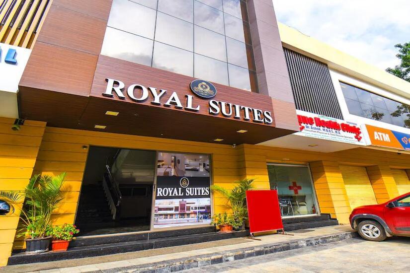 Fabhotel Royal Suits - Nr Mahadji Shinde Chhatri Mundhva 외부 사진